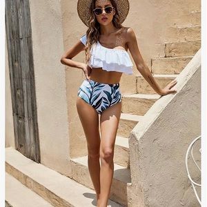 Ruffled top with High waste bottom!